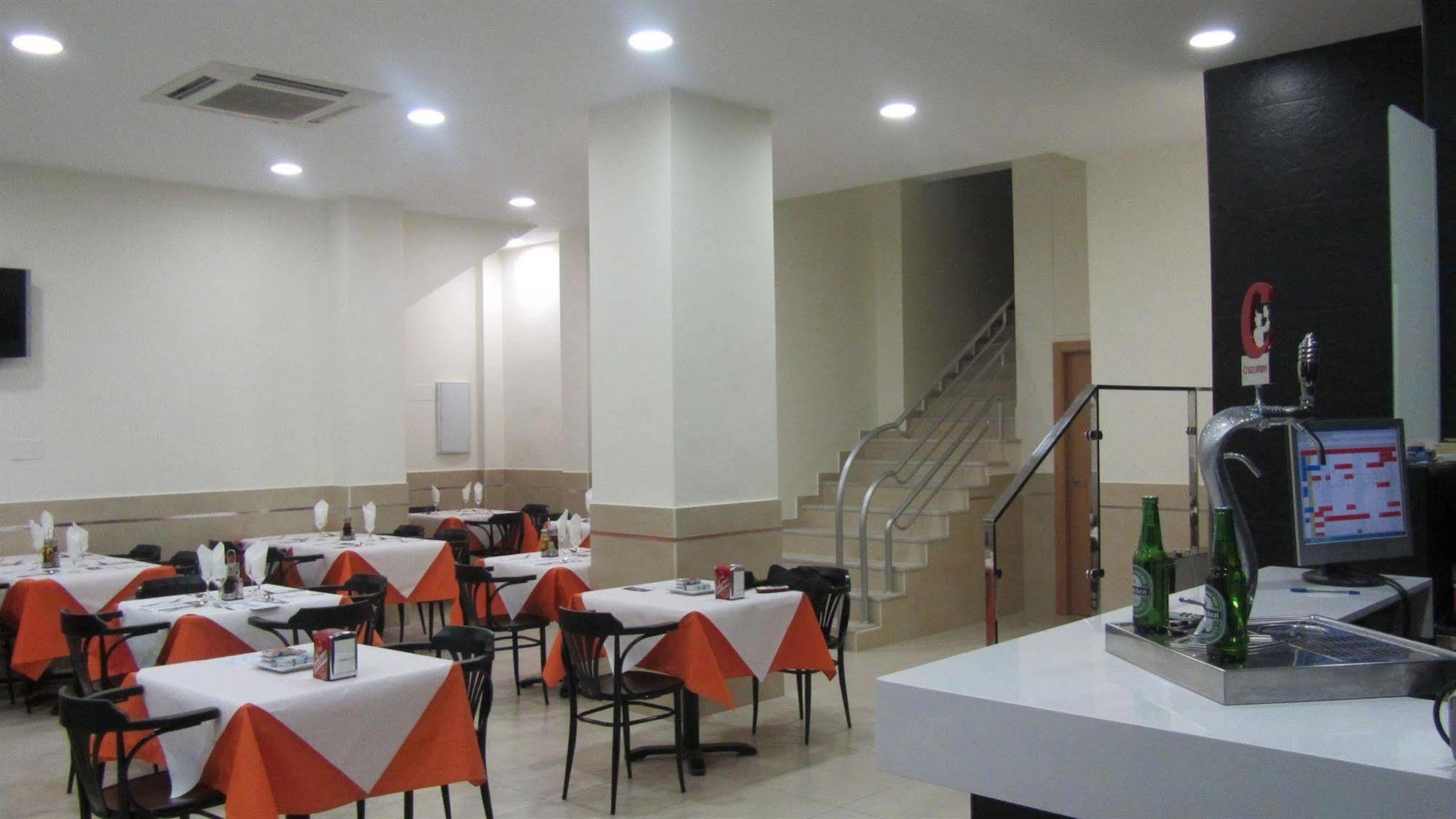 Hostal La Campana La Línea de la Concepción Exterior foto