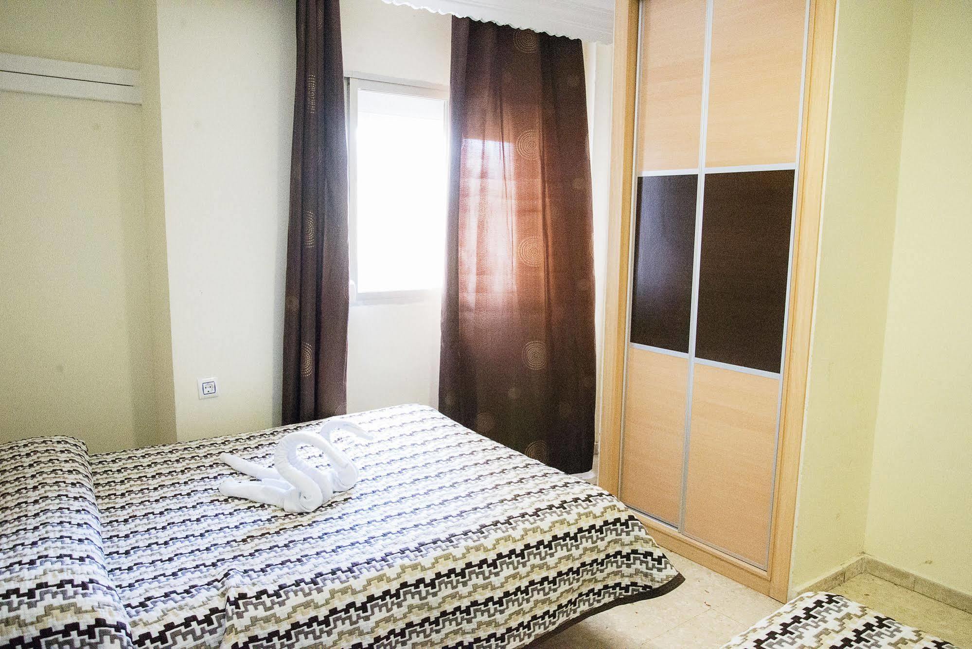 Hostal La Campana La Línea de la Concepción Exterior foto