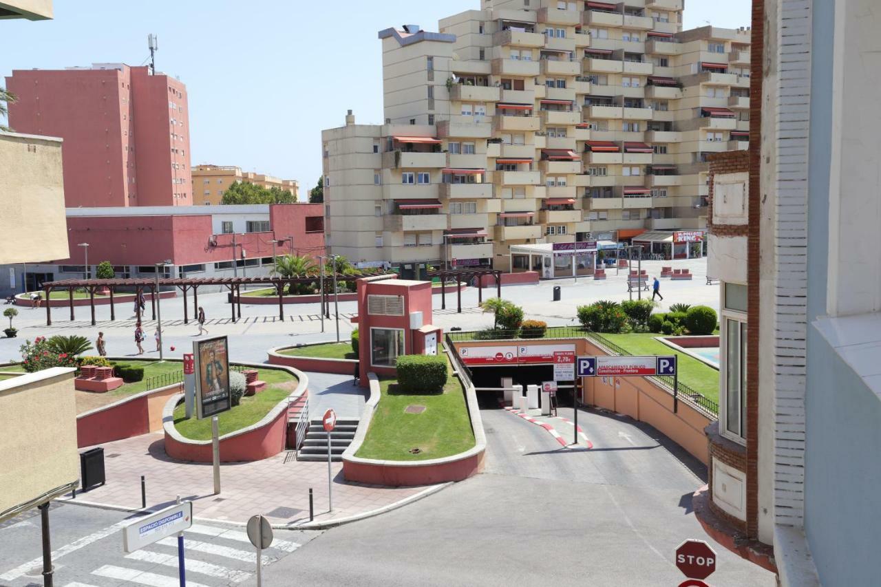 Hostal La Campana La Línea de la Concepción Exterior foto